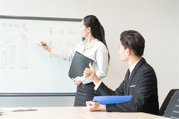 深化人力資源培訓(xùn)，打造高素質(zhì)專業(yè)化人才團(tuán)隊(duì)