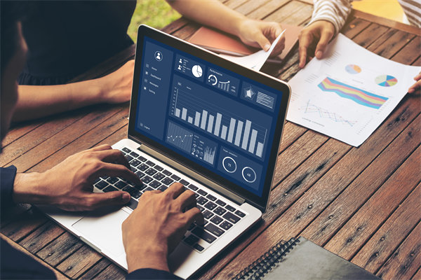 薪酬績效與戰(zhàn)略目標(biāo)協(xié)同，推動(dòng)企業(yè)持續(xù)發(fā)展與成長