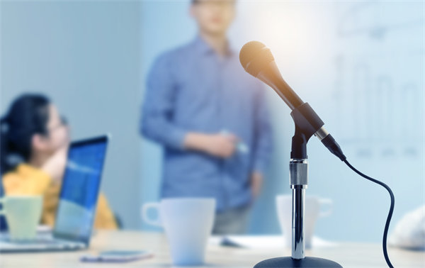 企業(yè)文化如何深度融合HR管理，增強(qiáng)團(tuán)隊凝聚力？