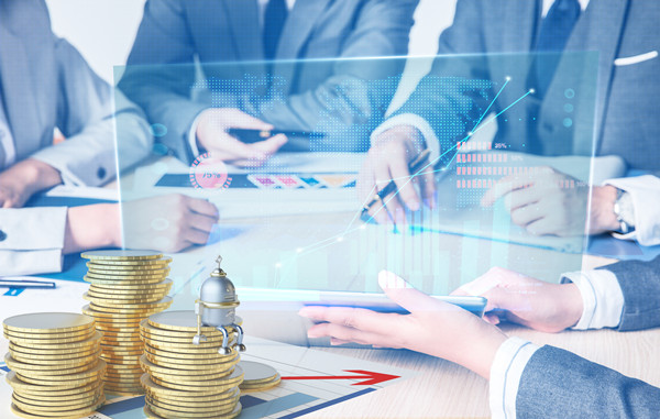 年度計劃中，如何量化評估風(fēng)險與應(yīng)對策略？