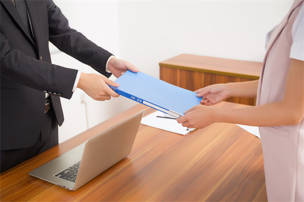 招聘新趨勢：企業(yè)如何精準定位并吸引頂尖人才？