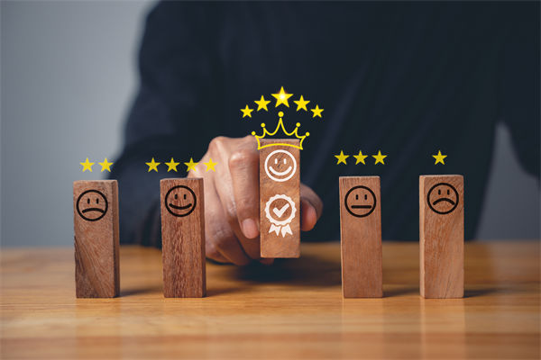 多元化團(tuán)隊(duì)管理中，如何促進(jìn)員工之間的協(xié)作與融合？