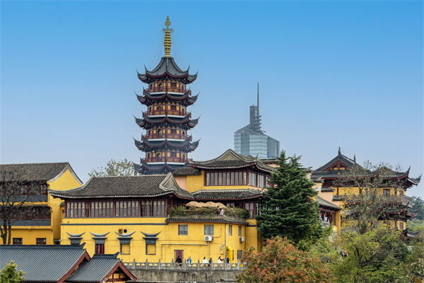 南京戰(zhàn)略咨詢公司如何助力企業(yè)實現(xiàn)長遠發(fā)展？