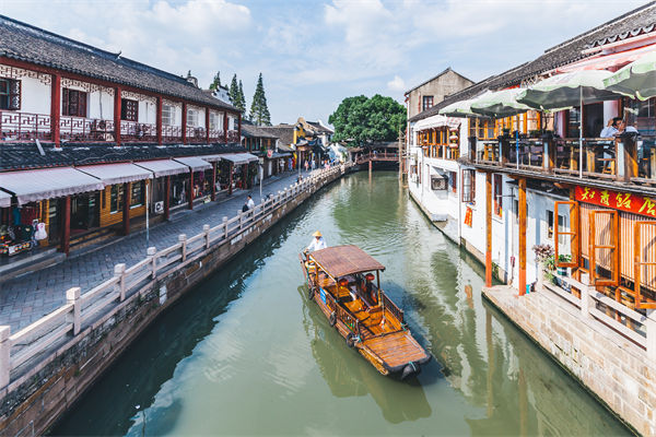 以文化賦能經(jīng)濟(jì)社會發(fā)展，企業(yè)營銷管理對此有何啟發(fā)？