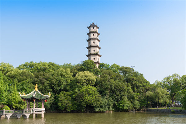 集團(tuán)戰(zhàn)略落地難，溫州集團(tuán)管控咨詢公司如何助力高效執(zhí)行？