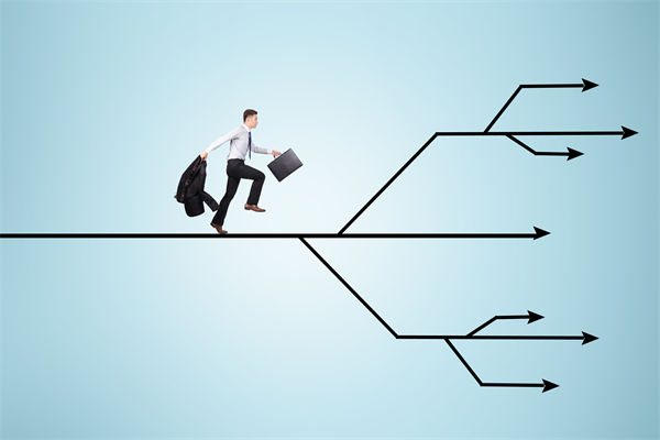 29歲女演員回應(yīng)在餐廳當(dāng)服務(wù)員，人力資源怎么看？