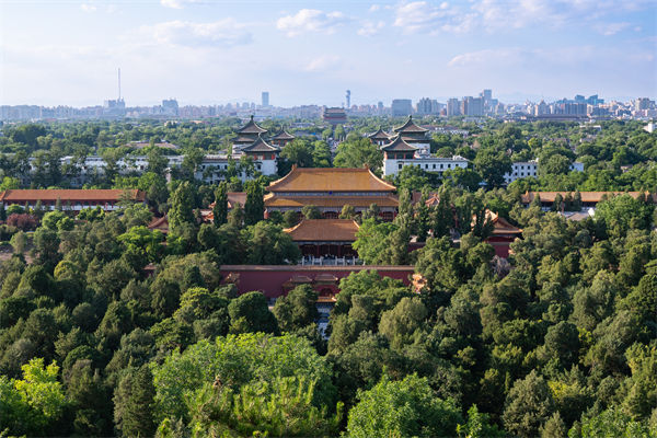 多家公司通知帶薪放假看閱兵，績效管理有何啟示？